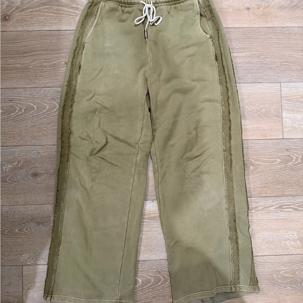 Elwood Sweats